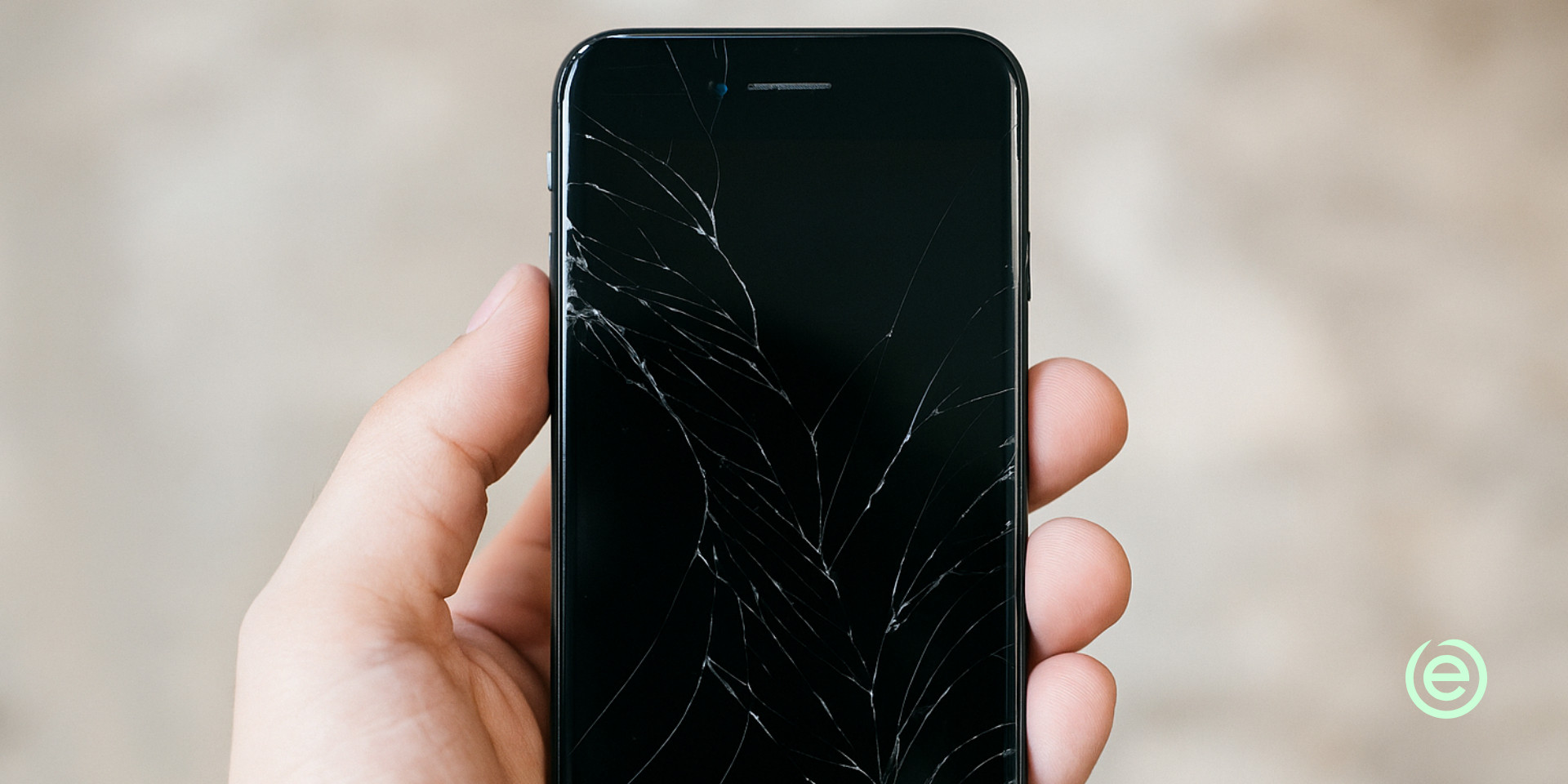iPhone 7画面を交換するのにいくらかかりますか？